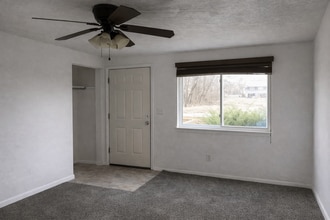 1524 Parkhill Pl NE in Canton, OH - Building Photo - Building Photo