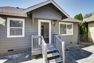 2410 SW Brandon St in Seattle, WA - Building Photo - Building Photo