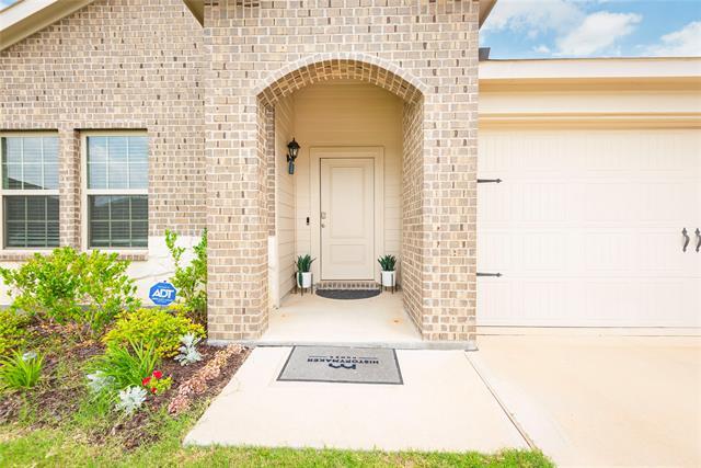 300 Tadpole Ln in Caddo Mills, TX - Foto de edificio - Building Photo