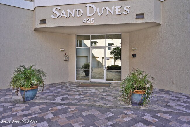 425 Buchanan Ave in Cape Canaveral, FL - Building Photo - Building Photo