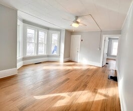 178 Pleasant St in Claremont, NH - Building Photo - Building Photo