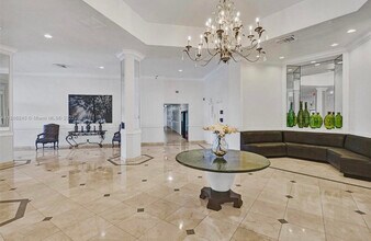 1301 NE Miami Gardens Dr in Miami Gardens, FL - Building Photo - Building Photo