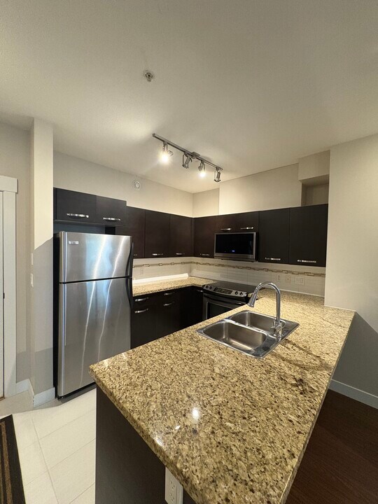 33539 Holland Av in Abbotsford, BC - Building Photo
