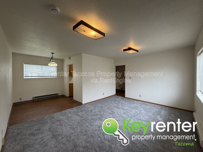 5720 62nd St W in University Place, WA - Building Photo - Building Photo