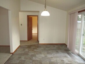 8512 123rd St Ct E in Puyallup, WA - Building Photo - Building Photo