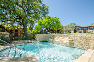 Saratoga Ridge in Austin, TX - Building Photo - Building Photo