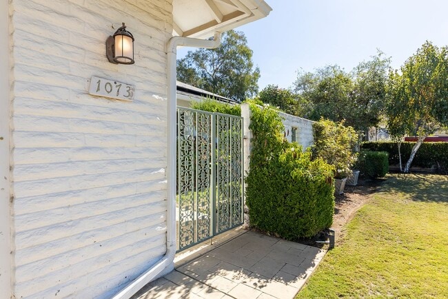 1073 San Pablo Dr in San Marcos, CA - Building Photo - Building Photo