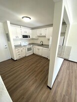 2447 County B Rd W in Roseville, MN - Building Photo