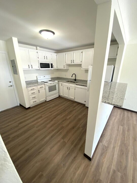 2447 County B Rd W in Roseville, MN - Building Photo