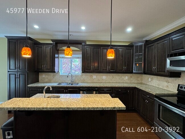 45977 Weeden Dr in Chilliwack, BC - Building Photo - Building Photo