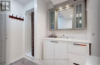 343 Fleming Dr in London, ON - Building Photo - Building Photo