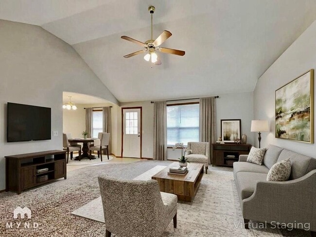 429 N Century Ave in Republic, MO - Foto de edificio - Building Photo