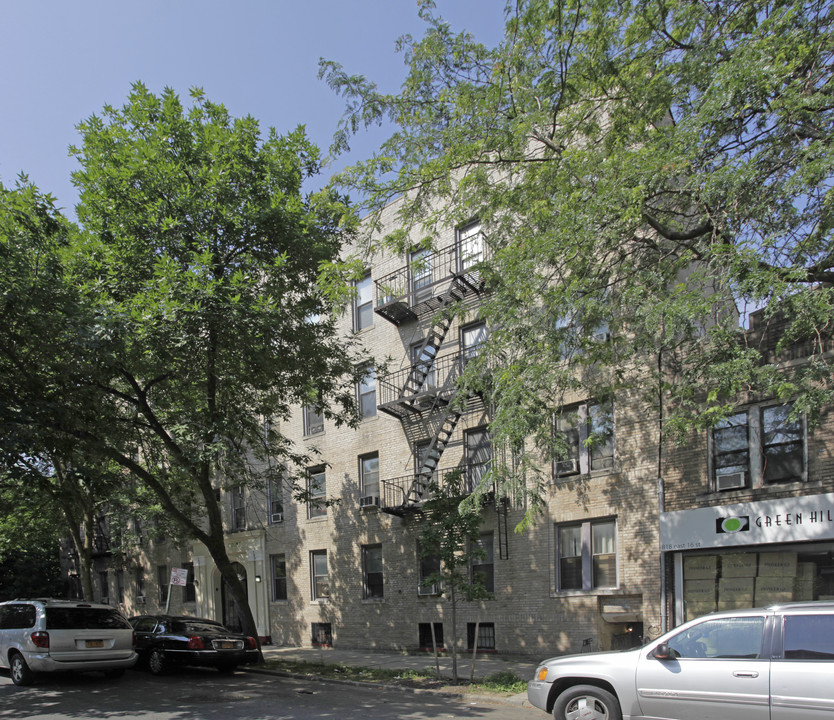 Dusea Court in Brooklyn, NY - Building Photo