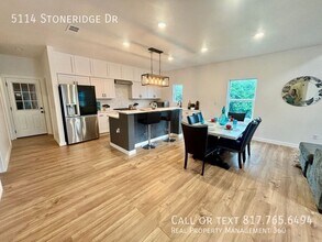 5114 Stoneridge Dr in Granbury, TX - Building Photo - Building Photo