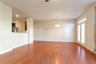 2394 Whiteoak Ct SE in Smyrna, GA - Foto de edificio - Building Photo