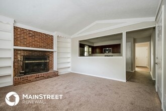 5600 Wooded Lake Dr in Jeffersontown, KY - Building Photo - Building Photo