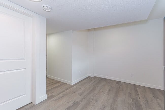 14912-14109 109 Ave in Edmonton, AB - Building Photo - Building Photo