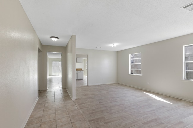 4025 Glenmere Dr in Harvey, LA - Foto de edificio - Building Photo