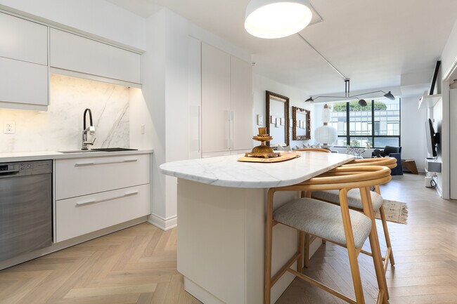 20 Collier St in Toronto, ON - Building Photo - Building Photo