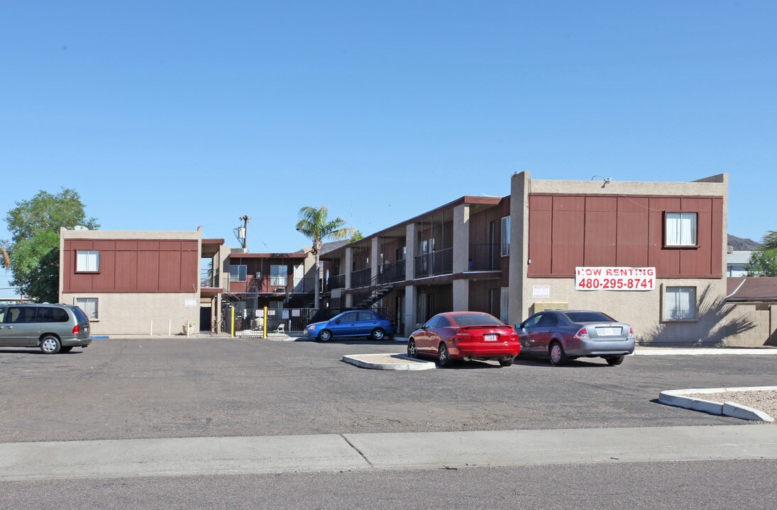 Mellow Square Apartments in Phoenix, AZ - Building Photo