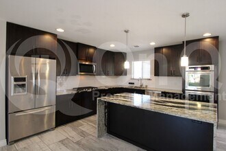 1653 E Bishop Dr in Tempe, AZ - Building Photo - Building Photo