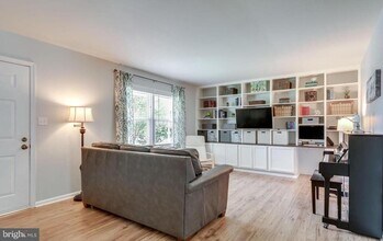 10121 Cheswick Ct in Manassas, VA - Building Photo - Building Photo