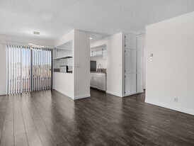 1168 E 10th St in Long Beach, CA - Building Photo