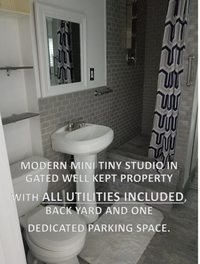 1937 Dewey St, Unit B in Hollywood, FL - Foto de edificio - Building Photo