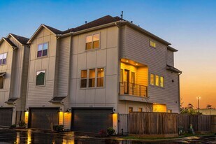 6302 Chelsea Falls Ln in Houston, TX - Building Photo