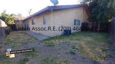 1748 Long Barn Way in Stockton, CA - Foto de edificio - Building Photo