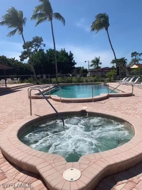 property at 2024 Pine Isle Ln