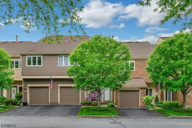 property at 37 Chelsea Ct