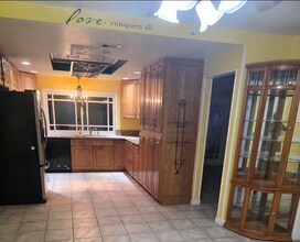 3154 Valaria Dr N in Highland, CA - Building Photo - Building Photo