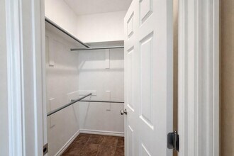 811 S Wilson St in Kaufman, TX - Building Photo - Building Photo