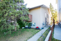 4516 73 St NW in Calgary, AB - Building Photo - Building Photo