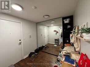 270 Wellington St W in Toronto, ON - Building Photo - Building Photo