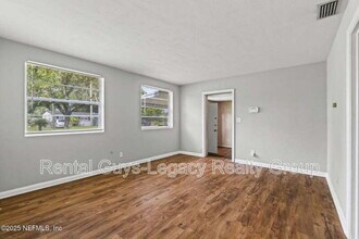 3827 Colebrooke Dr in Jacksonville, FL - Building Photo - Building Photo