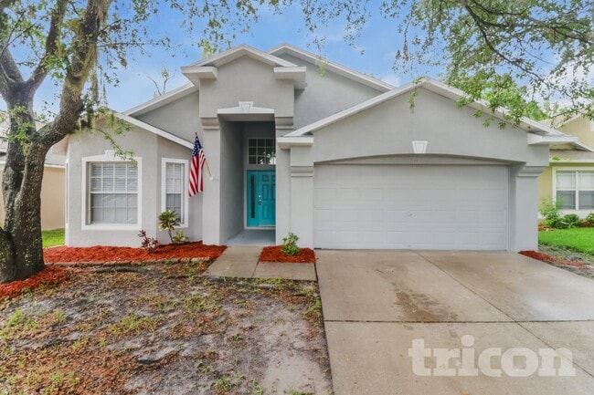 6944 Crown Lake Dr in Gibsonton, FL - Building Photo - Building Photo