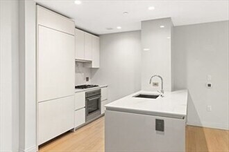 133 Seaport Blvd in Boston, MA - Building Photo - Building Photo