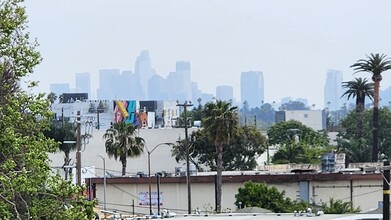 2637 S Cochran Ave, Unit 2637 in Los Angeles, CA - Foto de edificio - Building Photo