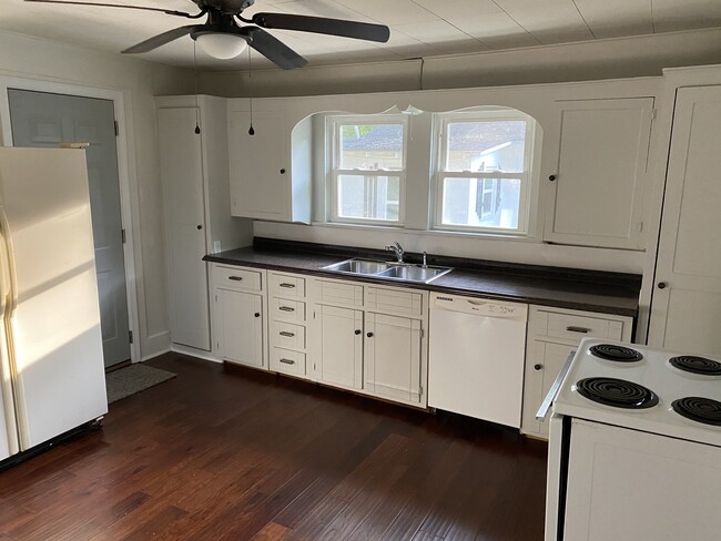 143 Alpine St in Hot Springs, AR - Building Photo - Building Photo
