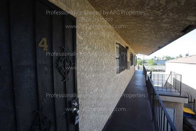 830 E Anaheim St in Long Beach, CA - Building Photo - Building Photo