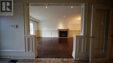 138 Newton Dr in Toronto, ON - Building Photo - Building Photo