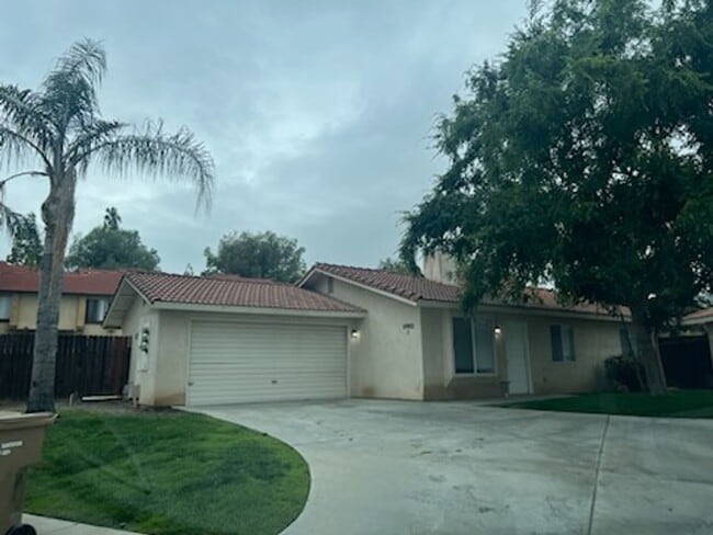 property at 6902 Valleyview Dr