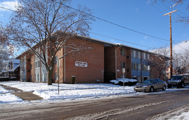 Georgian Court Apartments in Flint, MI - Foto de edificio - Building Photo