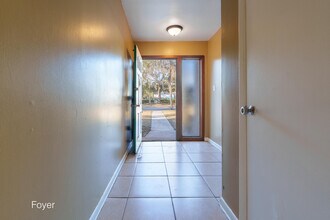 3515 NW 8th Ave in Gainesville, FL - Building Photo - Building Photo