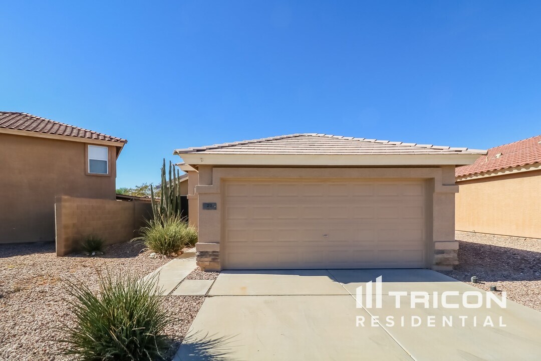 20 N 220th Ln in Buckeye, AZ - Building Photo