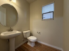 32 Delighted Ave in North Las Vegas, NV - Building Photo - Building Photo