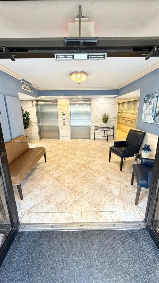 3520 Oaks Way in Pompano Beach, FL - Building Photo - Building Photo