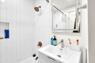 1066 Commonwealth Ave, Unit 106 in Boston, MA - Building Photo - Building Photo